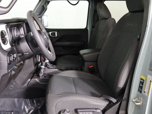 Used 2024 Jeep Wrangler Unlimited Sahara AWD/4WD image 14