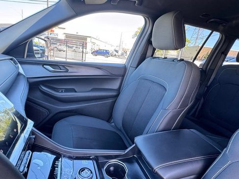 New 2026 Jeep Grand Cherokee Laredo AWD/4WD image 14