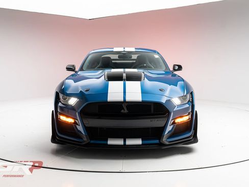 Used 2021 Ford Mustang Shelby GT500 w/ Carbon Fibre Track Pack RWD image 4