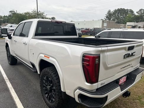 Used 2025 GMC Sierra 2500 Denali Ultimate AWD/4WD image 8