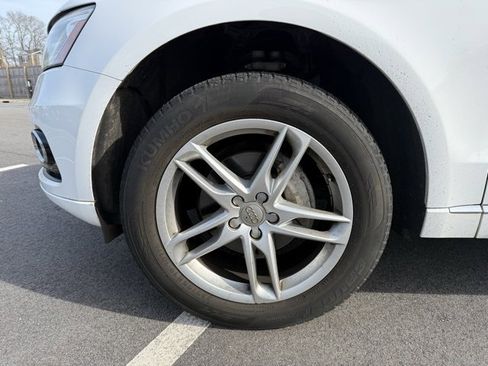 Used 2017 Audi Q5 2.0T Premium Plus w/ Technology Package image 16