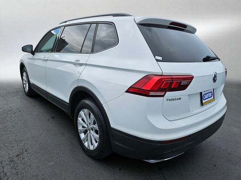 Used 2018 Volkswagen Tiguan S image 5