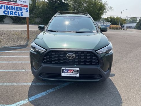 Used 2022 Toyota Corolla Cross LE w/ Moonroof Package AWD/4WD image 8