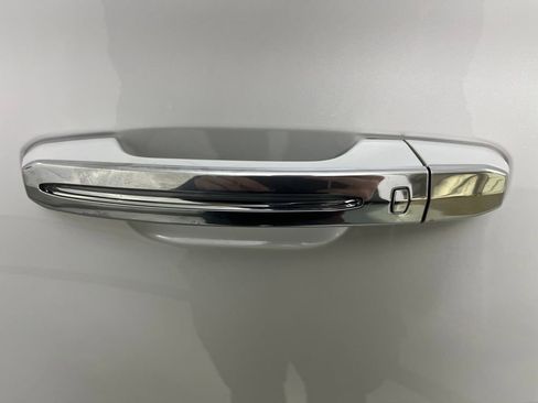 Used 2017 Cadillac Escalade Platinum image 44