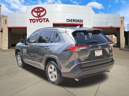 Used 2025 Toyota RAV4 XLE FWD image 7
