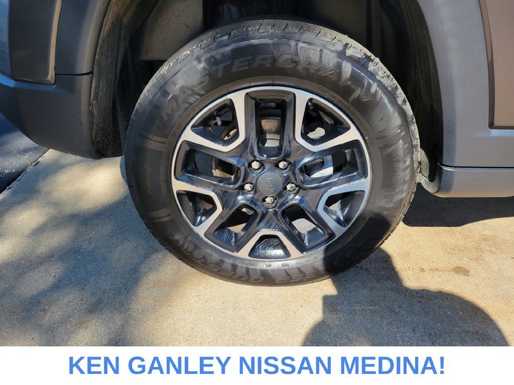 Used 2019 Jeep Compass Trailhawk w/ Popular Equipment Group AWD/4WD image 21