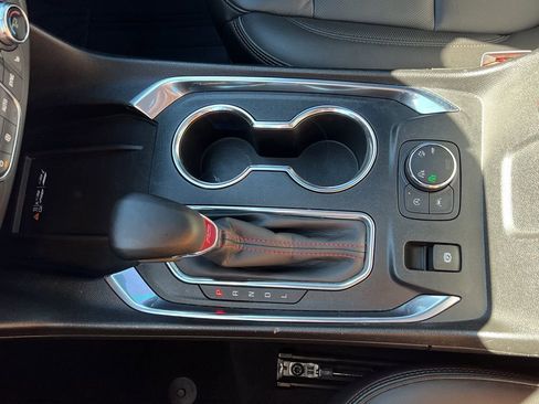 Used 2023 Chevrolet Traverse RS image 23