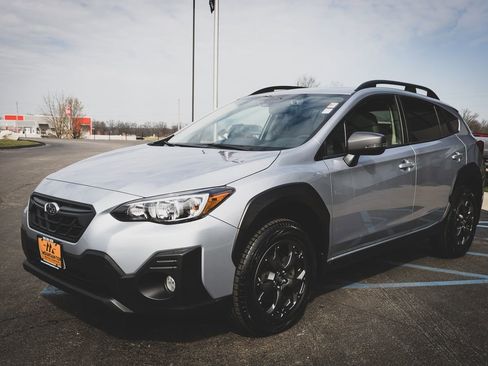 Used 2022 Subaru Crosstrek 2.5i Sport w/ Moonroof Package image 19