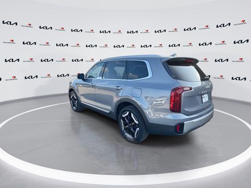 Used 2024 Kia Telluride S w/ S Sunroof Package FWD image 6
