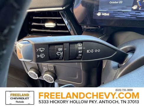 New 2026 Chevrolet Suburban Premier image 28