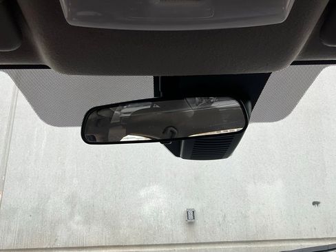 Used 2025 Nissan Versa SV image 17