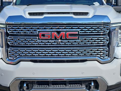 Certified 2022 GMC Sierra 3500 Denali w/ Denali Ultimate Package AWD/4WD image 9