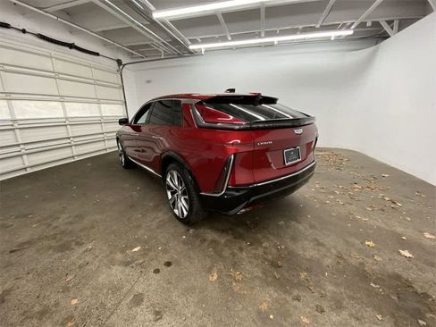 Certified 2025 Cadillac Lyriq Luxury w/ LPO, Floor Liner Package image 4