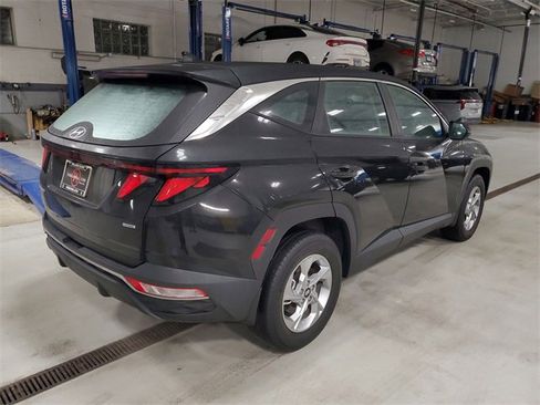Used 2022 Hyundai Tucson SE image 4