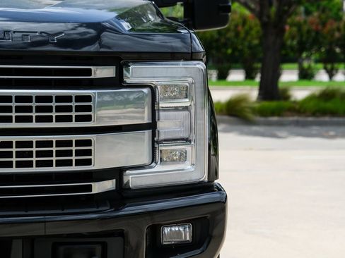Used 2017 Ford F250 Platinum AWD/4WD image 6
