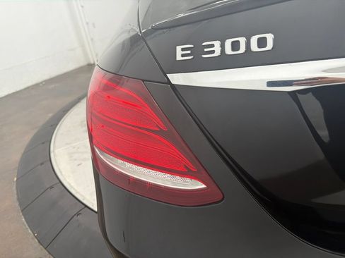 Used 2019 Mercedes-Benz E 300 image 11