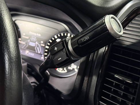 Used 2023 Nissan Titan SV w/ SV Convenience Package image 22