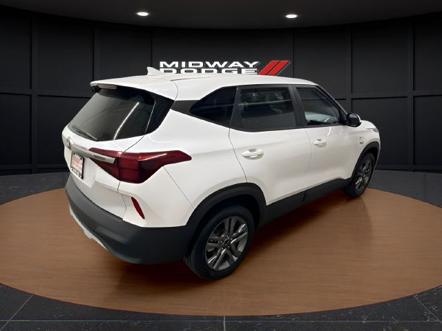 Used 2021 Kia Seltos LX AWD/4WD image 4