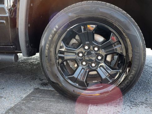 Used 2018 GMC Sierra 1500 SLT w/ All Terrain X Package AWD/4WD image 29