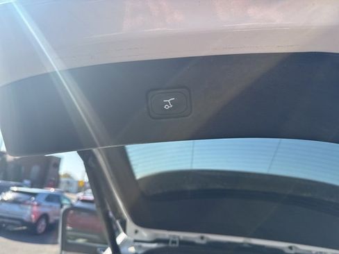 Used 2022 Ford Edge Titanium w/ Class II Trailer Tow Package image 16