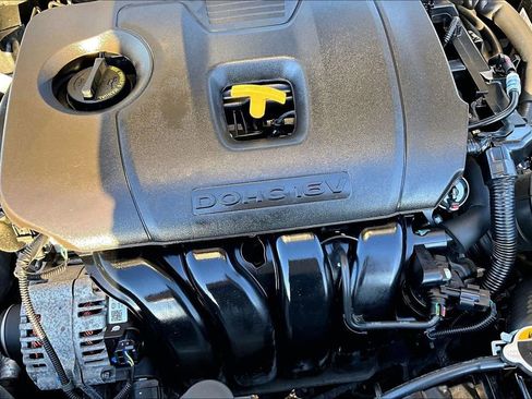 Certified 2024 Kia Forte LXS image 32