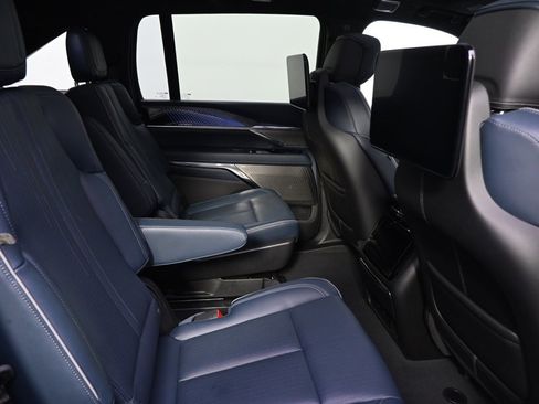 New 2025 Cadillac Escalade IQ Luxury 2 image 18