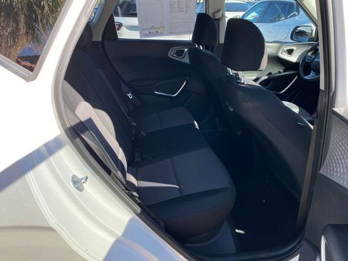 Used 2025 Kia Soul LX w/ LX Technology Package image 37
