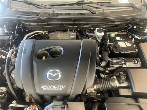 Used 2018 MAZDA MAZDA3 Sport FWD image 28