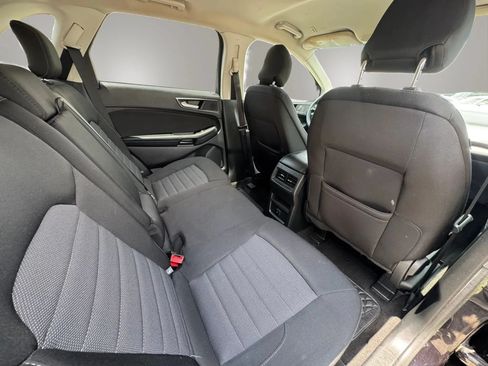 Used 2019 Ford Edge SE FWD image 14