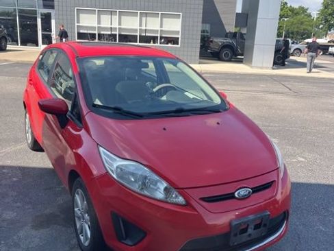 Used 2012 Ford Fiesta SE FWD image 1