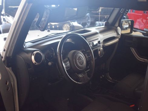 Used 2011 Jeep Wrangler Rubicon w/ Trailer Tow Group image 43