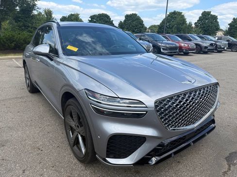 Used 2024 Genesis GV70 3.5T Sport w/ Sport Advanced Package AWD/4WD image 3