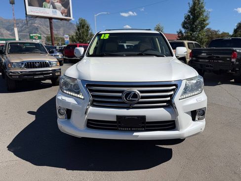 Used 2013 Lexus LX 570 4WD w/ Luxury Pkg image 14