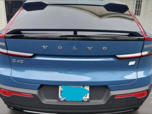 Certified 2023 Volvo C40 P8 Recharge Plus image 5