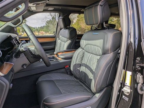 New 2024 Jeep Grand Wagoneer Series III image 13