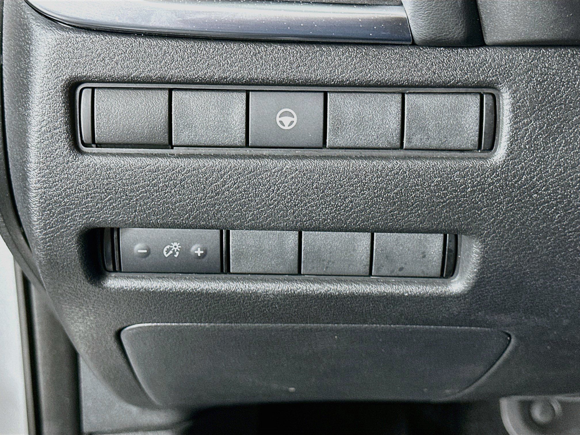 Used 2021 Nissan Rogue SV FWD image 17
