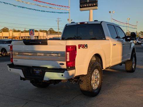 Used 2022 Ford F250 Platinum image 6