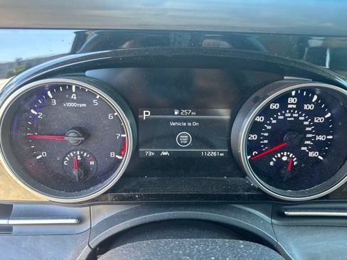Used 2022 Kia Carnival EX FWD image 13