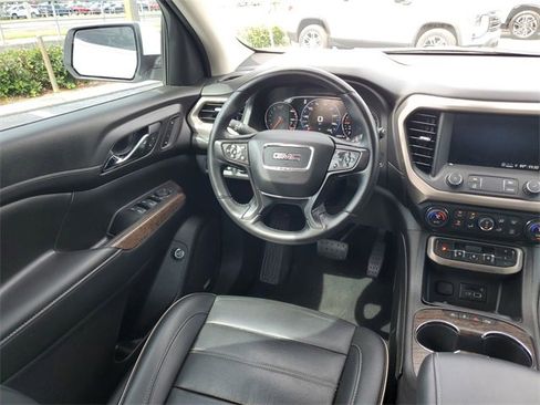 Used 2021 GMC Acadia Denali w/ Denali Technology Package image 15