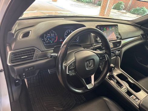 Used 2018 Honda Accord Sport image 16