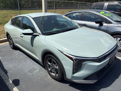 Used 2025 Kia K4 LXS image 2