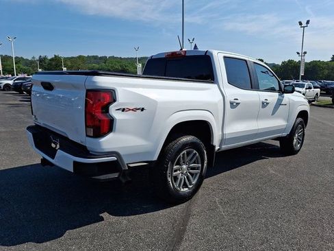 Used 2024 Chevrolet Colorado LT w/ LT Convenience Package II AWD/4WD image 8