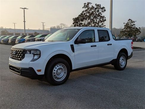 Certified 2025 Ford Maverick XL image 8