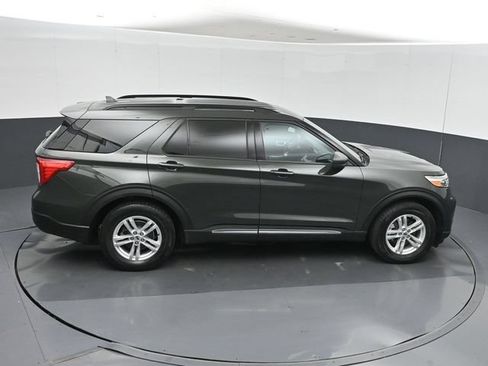 Used 2022 Ford Explorer XLT RWD image 42