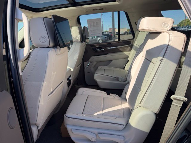 Used 2024 GMC Yukon Denali w/ Advanced Technology Package AWD/4WD image 15