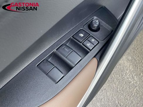 Used 2026 Toyota Corolla Cross XLE w/ Convenience Package image 22