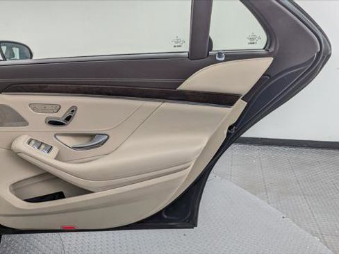 Used 2018 Mercedes-Benz S 450 4MATIC Sedan w/ Premium Package image 19