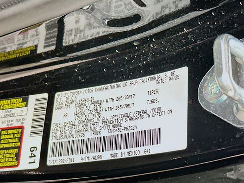 Used 2025 Toyota Tacoma TRD Off-Road image 12