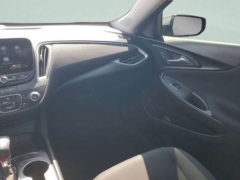 Used 2025 Chevrolet Malibu RS image 11