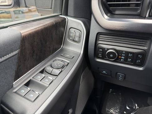 New 2026 Ford F250 Lariat w/ Black Appearance Package image 21